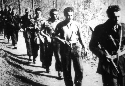 1944 至 1945 年间行军中的意大利游击队员